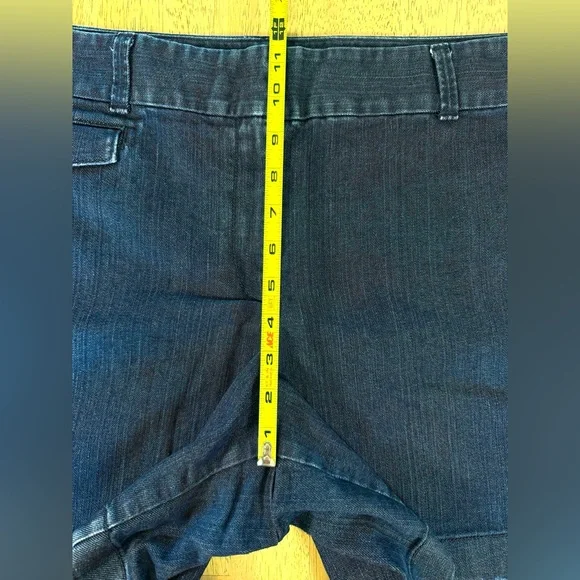Ann Taylor Signature Women’s Blue Denim Shorts 6” inseam Plus Size 16 - Picture 7 of 9